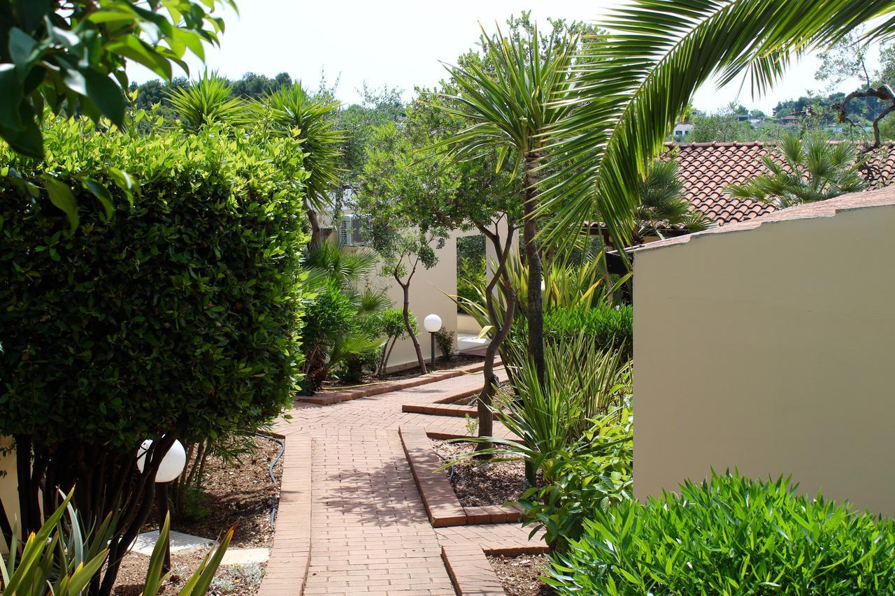 Villaggio Turistico Defensola Vieste Exterior photo