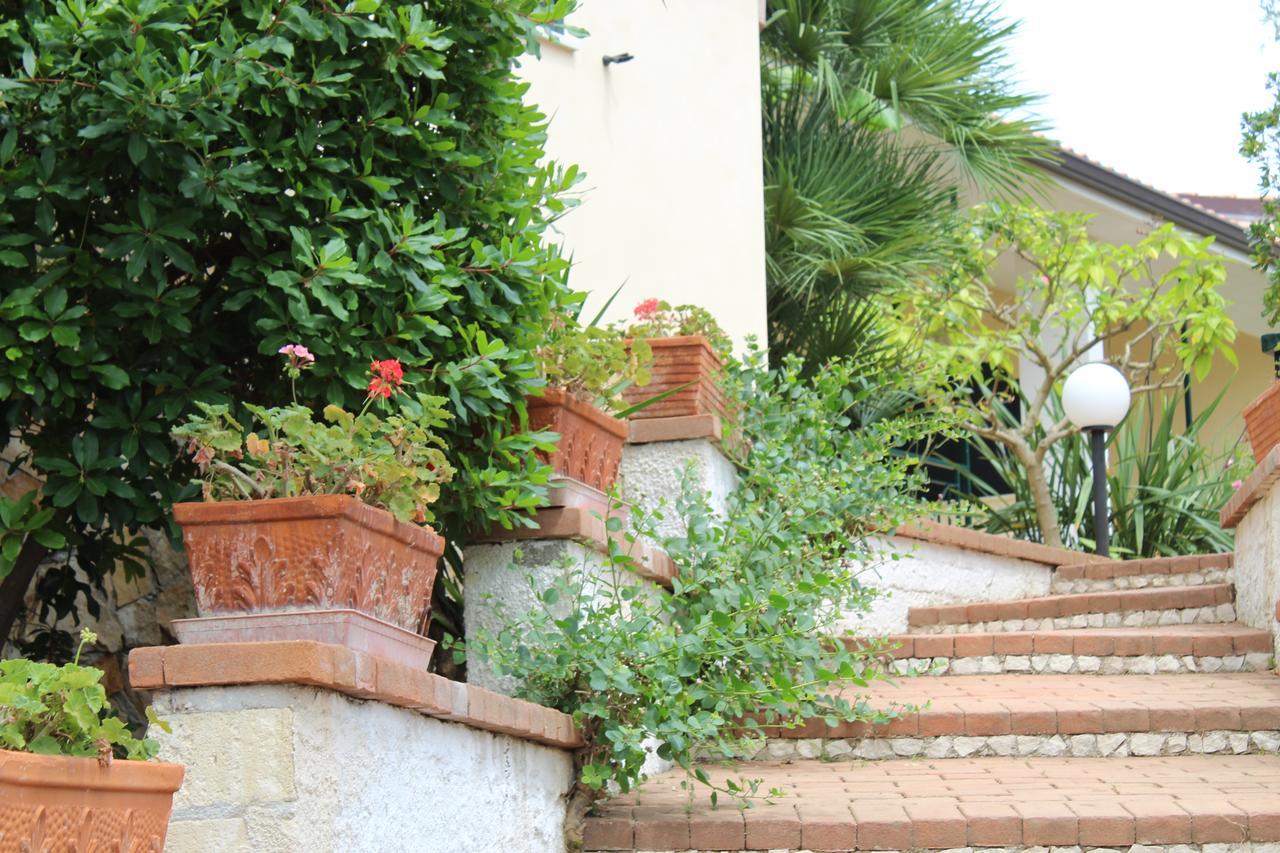 Villaggio Turistico Defensola Vieste Exterior photo