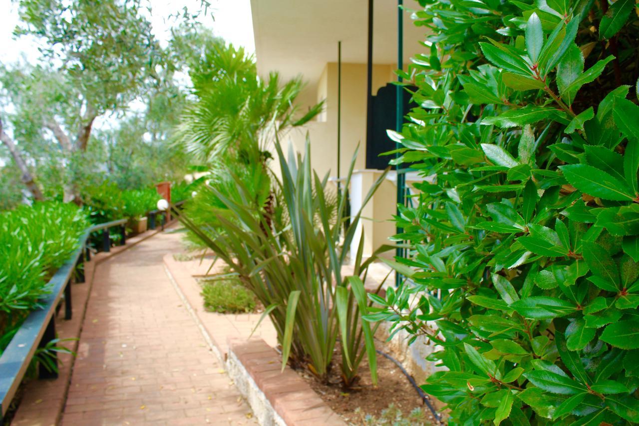 Villaggio Turistico Defensola Vieste Exterior photo